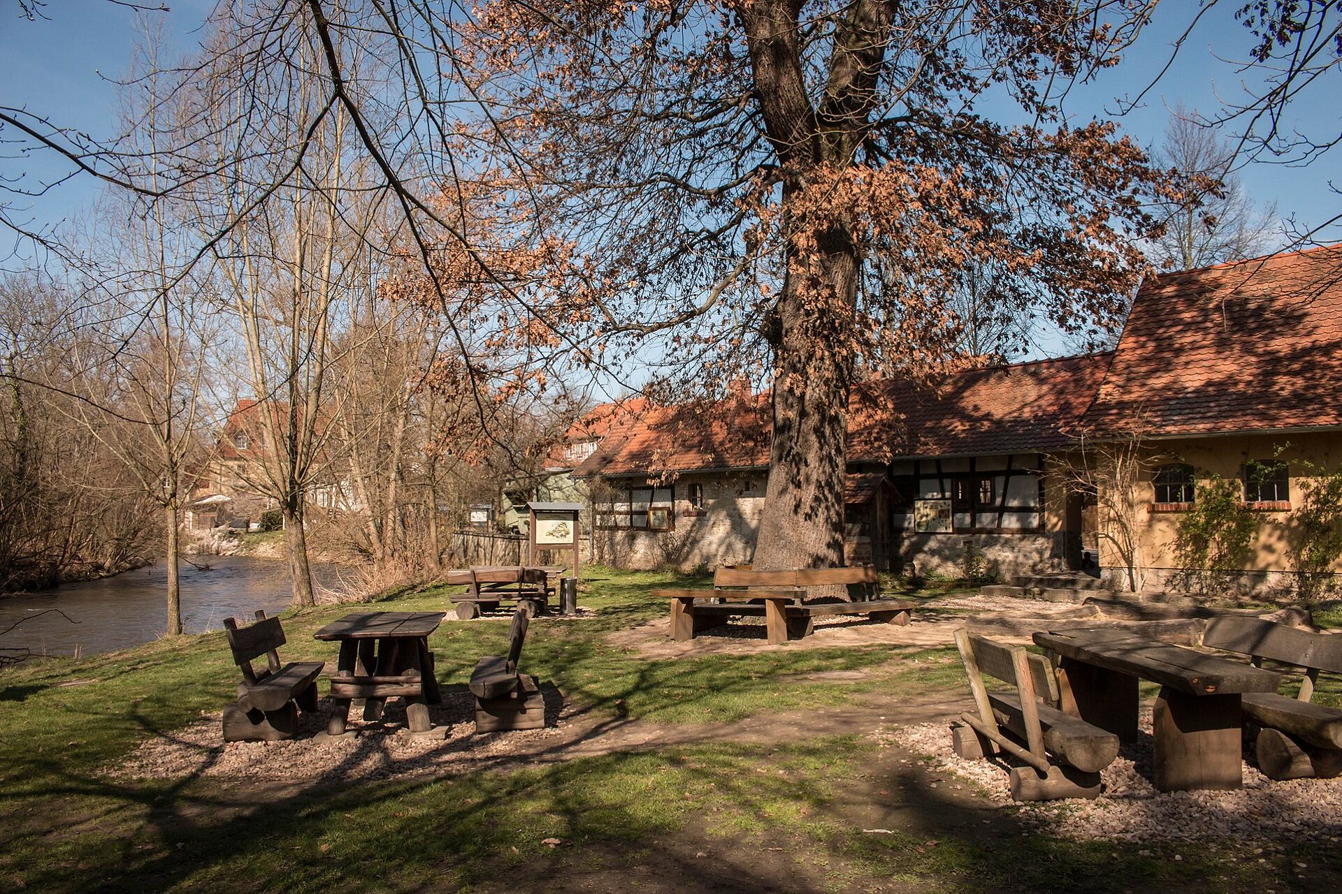 Goethe-Kultur-Lauf Anmeldung: 4,2 km Strecke – Ilmwiese im Bienemuseum Weimar © SCC EVENTS / Tom Wenig