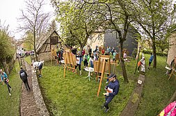 Goethe.Kultur.Lauf: Teilnehmer:innen des 100 Jahre bauhaus marathon/Weimar 2019 während einer Kulturauszeit © SCC EVENTS / Tom Wenig